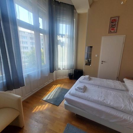 Treestyle Deluxe Rooms บูดาเปสต์ ภายนอก รูปภาพ