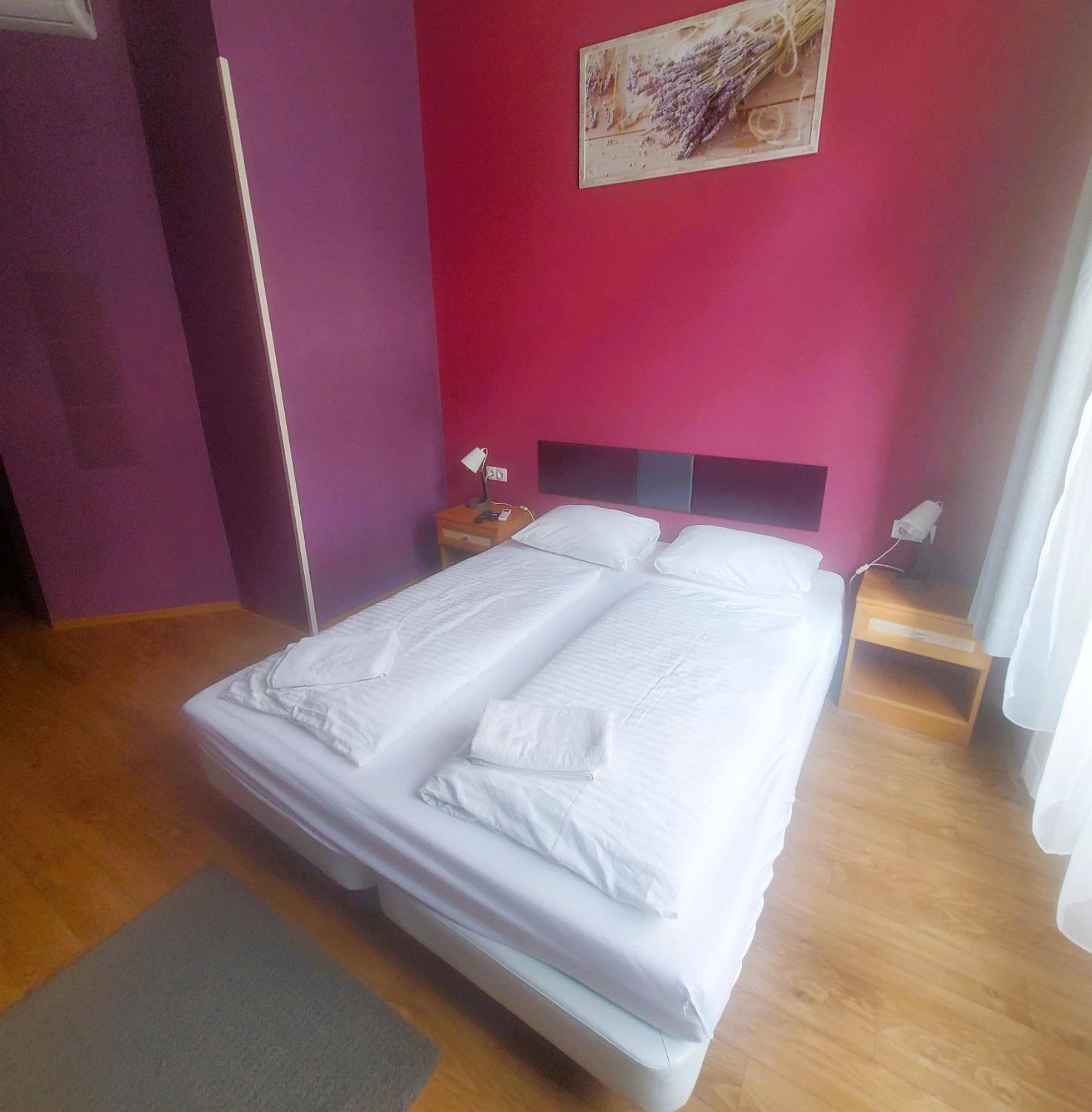 Treestyle Deluxe Rooms บูดาเปสต์ ภายนอก รูปภาพ